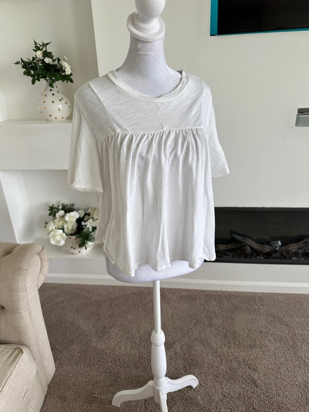 LNA clothing Relaxed White Women’s Peasant Top with Gathered Yoke - Picture 2 of 7